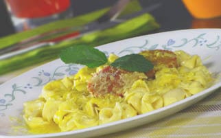 Tortellini Queso Doria en salsa de Mostaza con mix de Salchichón
