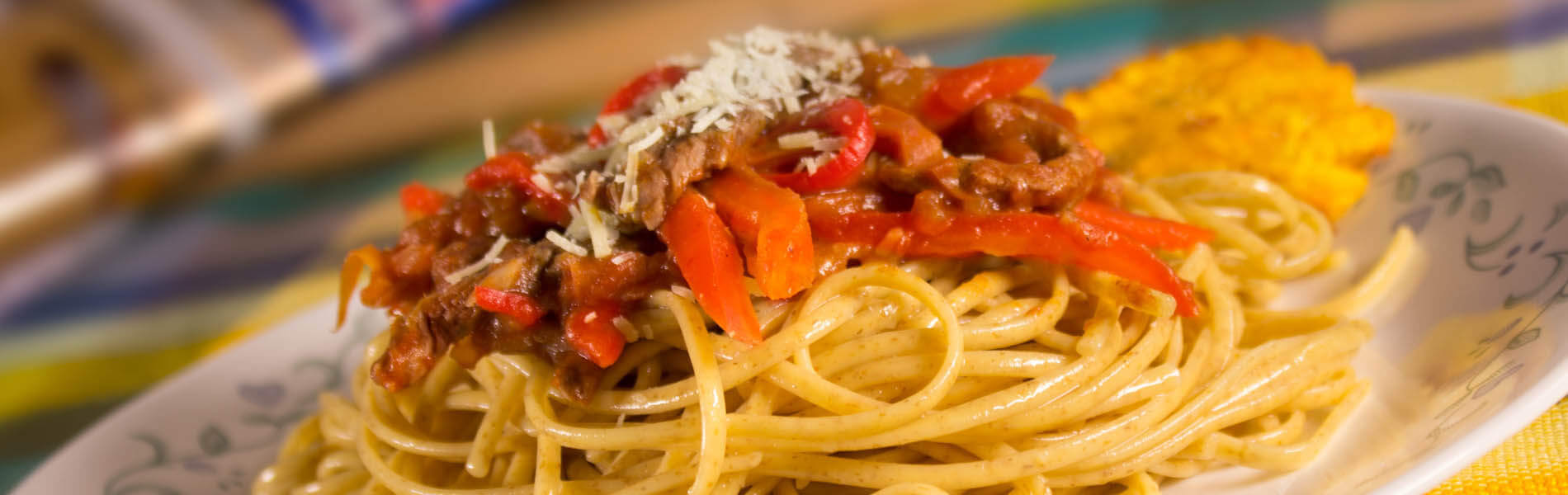 spaghetti-integral-doria-con-salsa-de-tomates-frescos-y-carne
