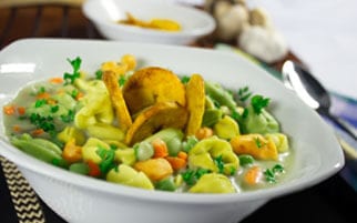 sopa-de-pollo-con-tortellini-con-verduras-doria