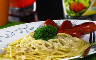 Spaghetti Huevo Doria en Salsa de Queso