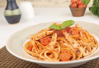 Spaghetti Doria con Pollo en Julianas y Salsa Lista de Tomate Doria Del Huerto